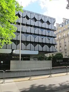 Ambassade à Paris.