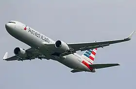 N345AN, le Boeing 767 d'American Airlines impliqué, ici à l'aéroport de Manchester en juin 2016, 4 mois avant l'incident.