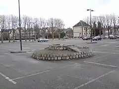 Place d'armes de l'ancien quartier Tilly du 7e R.C.C (Évreux).