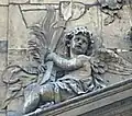 Angelot, à gauche du fronton.