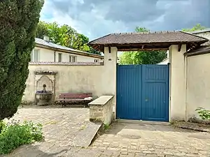 L'entrée du no&nbsp;2.