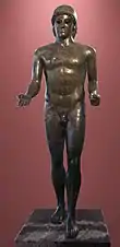 Apollon de Piombino, Ier&nbsp;siècle&nbsp;av. J.-C., pastiche de kouros archaïque.