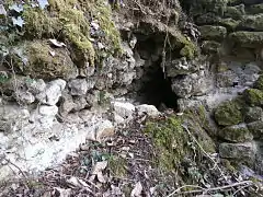 Vue d'un canal dont la voûte est partiellement effondrée