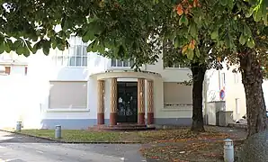 L'entrée du personnel.