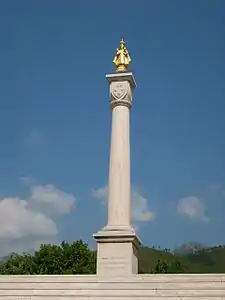 La statue de bronze laminée d'or