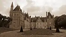 Le château du Plessis.