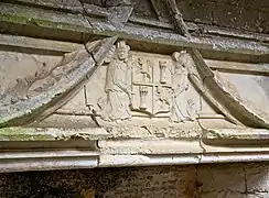 Les armes de la famille de Calvimont, au-dessus de la cheminée.