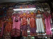 Robes kabyles dans les années 2000.