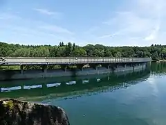 Le barrage de Pareloup, côté lac.