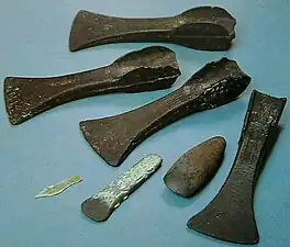 Haches villanoviennes.