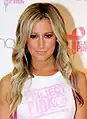 Ashley Tisdale interprète Sharpay.