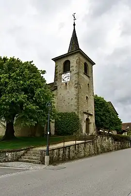 le clocher-porche vu depuis le nord.
