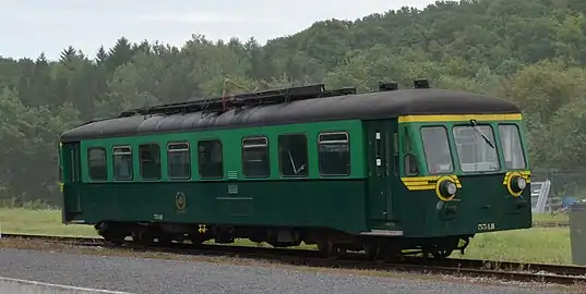 Livrée à deux tons vert.