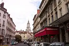 Bourg, Avenue Alsace-Lorraine et l'église Notre-Dame