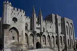 Cour d'honneur du palais des papes.