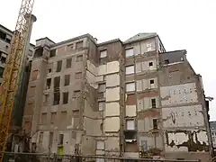 Façades intérieures reliant les bâtiments Chambon et Boîteux.