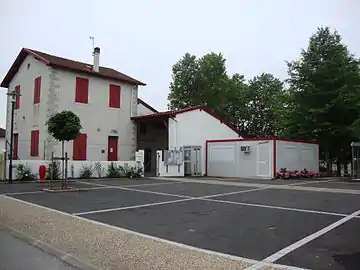 La mairie à Béhasque.