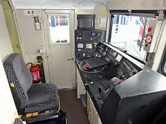 Cabine de conduite d'une BB&nbsp;17000.