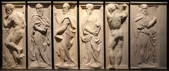 Bas-relief de personnages masculins dans le Choeur de Santa Maria Del Fiore par Baccio Bandinelli.