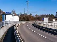 Route sur le barrage.