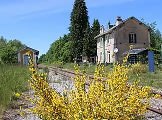 L'ancienne gare de Barsanges fermée en 2014.