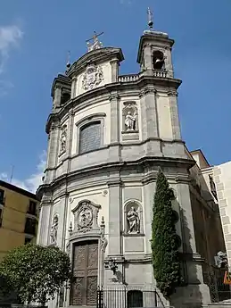Façade de la basilique.