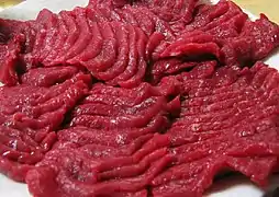 Tranches de basashi, découpe&nbsp;(en) chevaline japonaise.