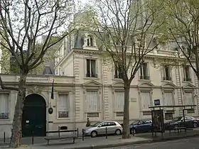 Ambassade à Paris.