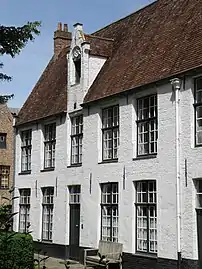 Maison no&nbsp;13, façade sur rue (début du XVIIe&nbsp;siècle, aile de devant).