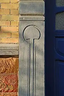 Piédroit de la porte.