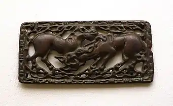 Combat de chevaux, bronze, IIe&nbsp;siècle&nbsp;av. J.-C., Musée ethnologique de Berlin.
