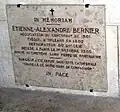 Plaque à la mémoire de l’évêque Bernier. Son cœur fut ramené à Orléans et inhumé dans la 6e&nbsp;chapelle sud de la cathédrale Sainte-Croix.
