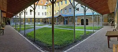 Vue de la cour intérieure.