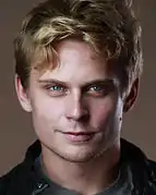 Billy Magnussen interprète Nick