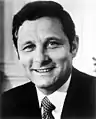 Birch Bayh, sénateur de l'Indiana.