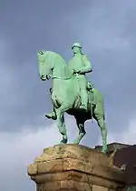 Statue équestre à côté de la cathédrale de Brême