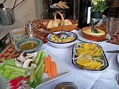 Entrées : panais, anchoïade, brandade, salade andalouse.