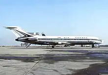 Un avion d'Air France sur le tarmac d'un aéroport.