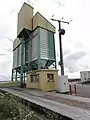 Silo avec pont-bascule.