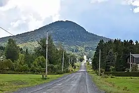 Le Bonnet vu du rang Saint-Cyrille, à Saint-Magloire.