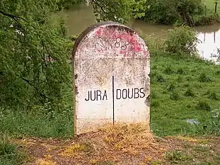 Borne en pierre, début XXe&nbsp;siècle.