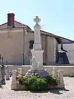 Le monument aux morts dans le cimetière près de l'église (sept.&nbsp;2009).