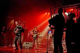 Le bagad Boulvriag avec Breizharock.