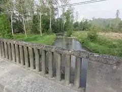 Brienne-sur-Aisne : La Retourne, parapet du pont