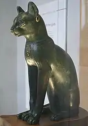 Chat de bronze, époque tardive, entre -664 et -332. Salle 4.
