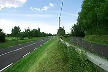 photographie représentant la route départementale 400 à hauteur de la route départementale 49