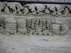 Avec un personnage féminin.