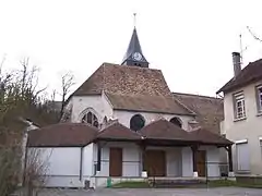 Église Saint-Jean-Baptiste, vue latérale.