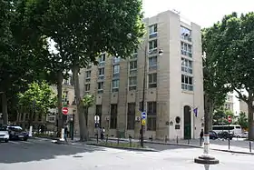 Ambassade à Paris.