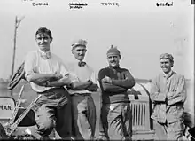 Burman, Louis Disbrow, Jack Tower et Joe Grennon (de G. à D.), toujours à l'Indy 500 de 1911.
